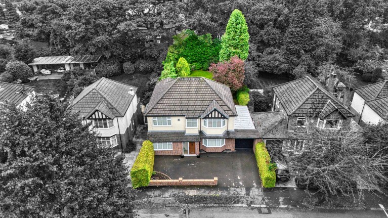 Image of Southdown Crescent, Cheadle Hulme, SK8