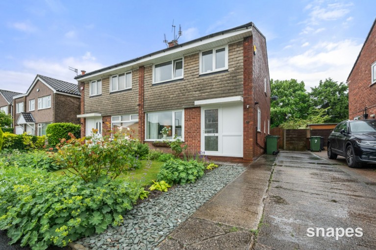 Image of Bath Crescent, Cheadle Hulme, SK8